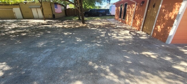 Building Photo - 7306 Moline St