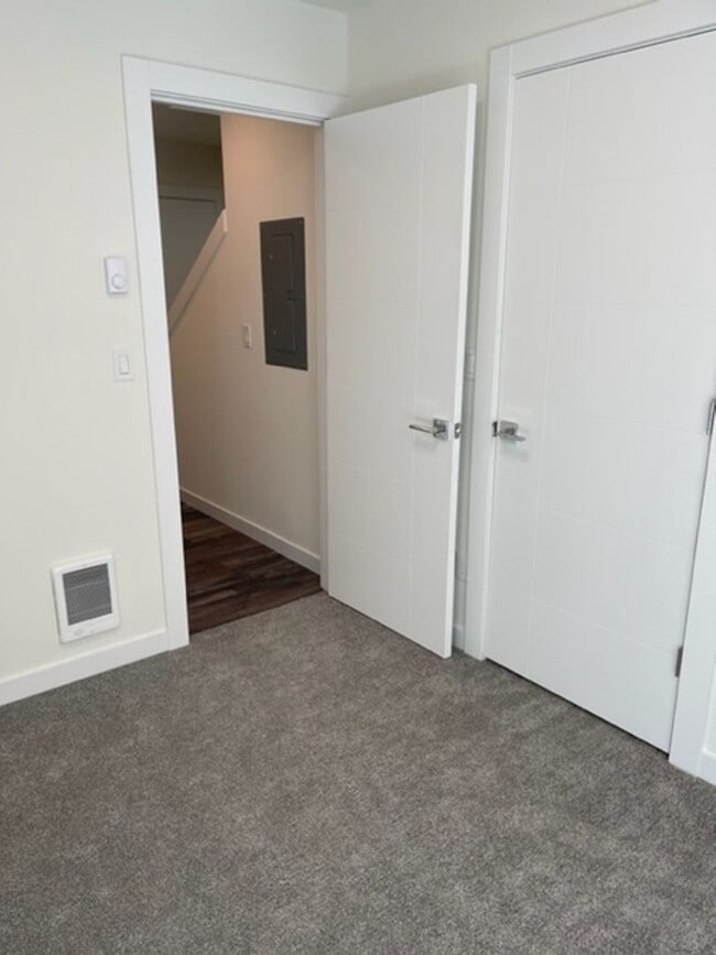 Building Photo - $500 off 1st month! Stunning Lake City Tow...