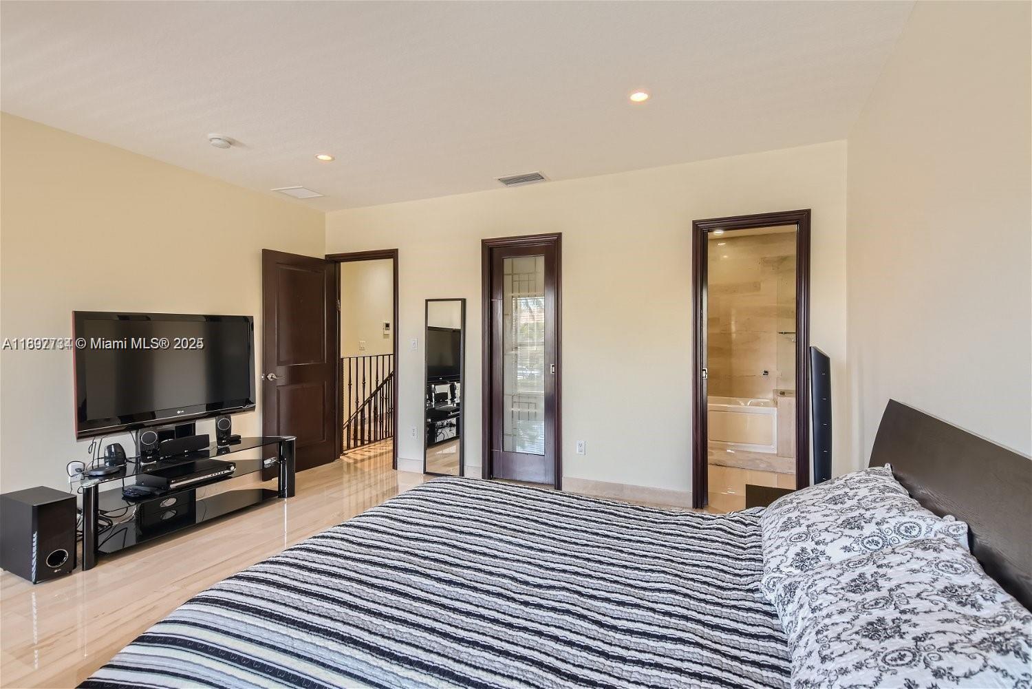 Building Photo - 3864 NE 167th St