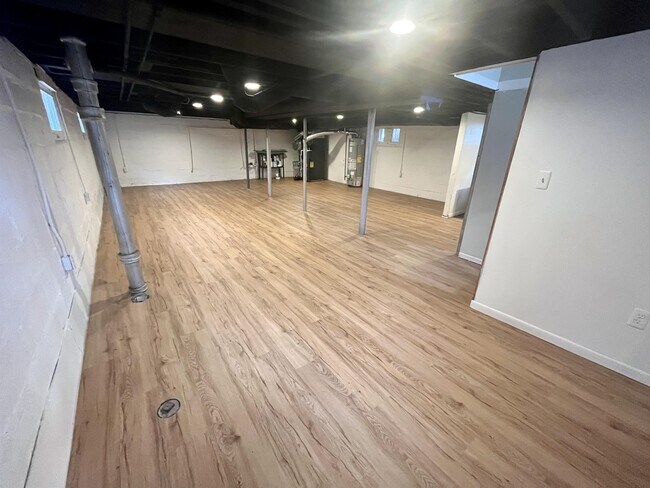 Building Photo - 406 Edmund Ave