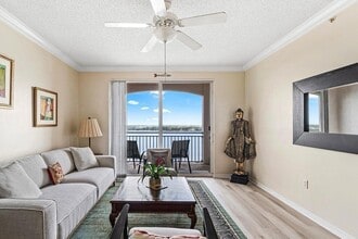 Building Photo - 616 Clearwater Park Rd