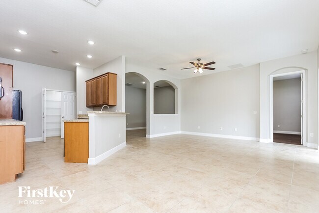 Building Photo - 663 Breezeway Ct