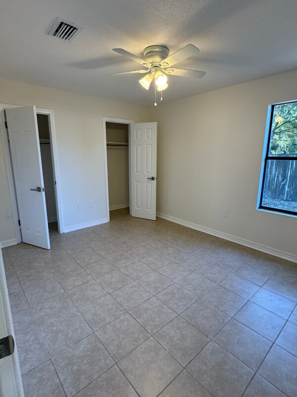 Building Photo - 5818 Pinecrest Rd