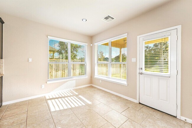 Building Photo - 91 West Wading Pond Circle