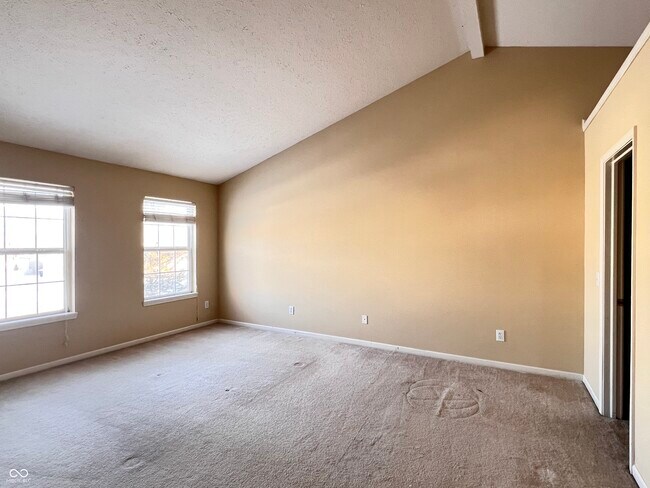 Building Photo - 5913 Sandalwood Dr