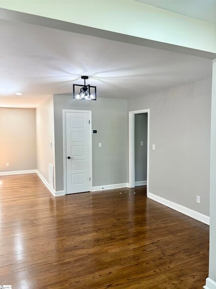 Building Photo - 30 Fleetwood Dr