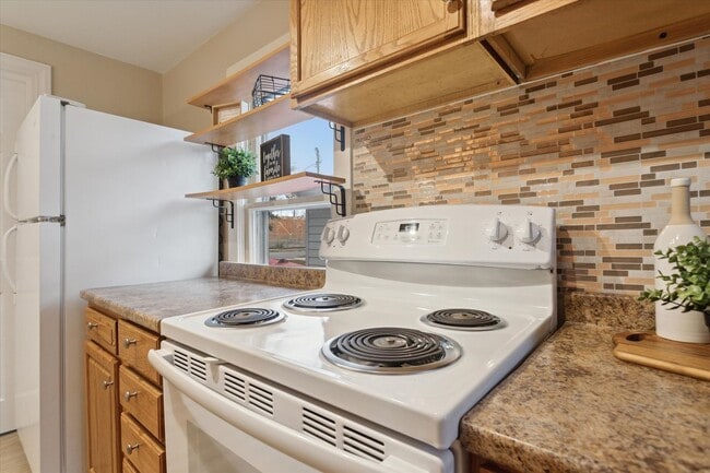 Building Photo - 2107 Schlimgen Ave