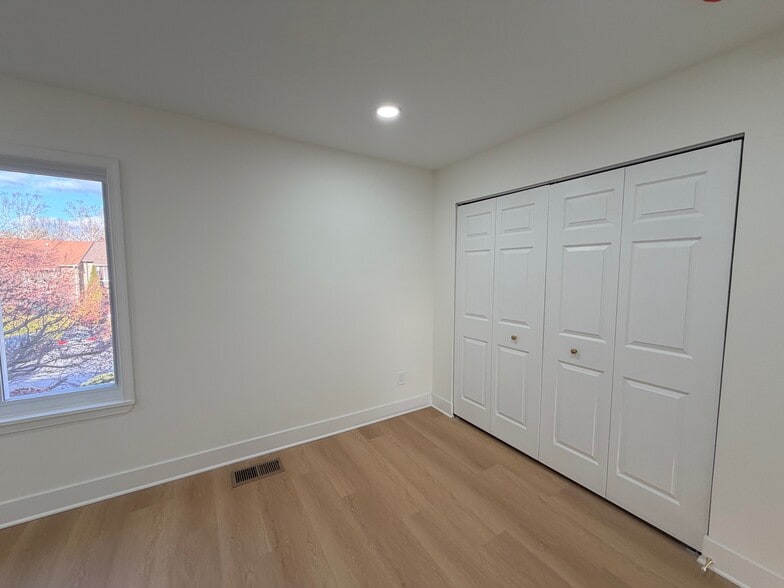 Building Photo - 9650 Marston Ln