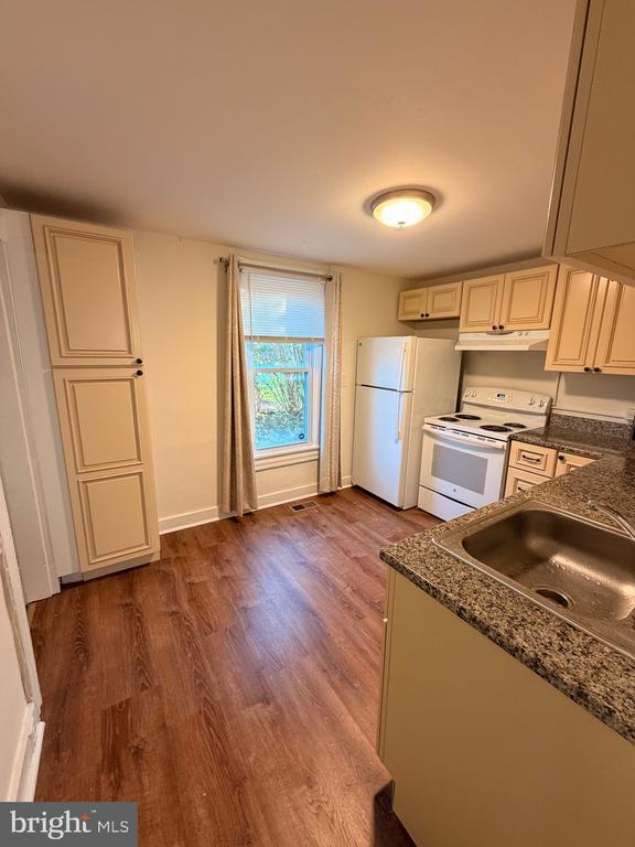 Building Photo - 15 Wolf Ave