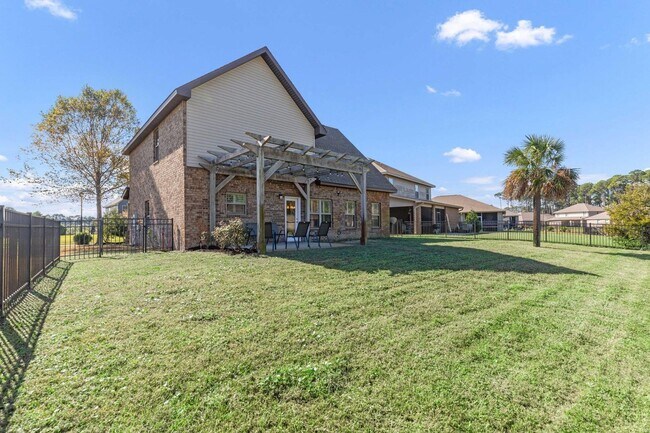 Building Photo - Driftwood Estates 3+ Bedroom Jewel!