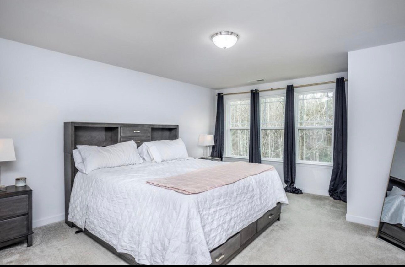 Building Photo - 264 Wembley Dr