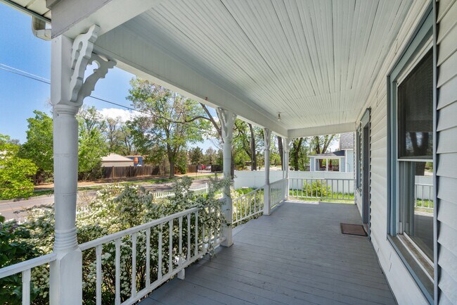 Building Photo - 1230 Glen Ave