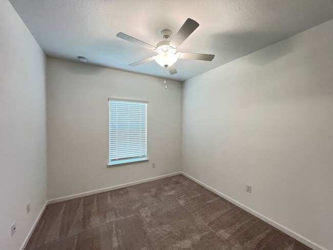 Building Photo - AWESOME 4BD/3BA Home in Ocala!!! Washer and Dryer INCLUDED!