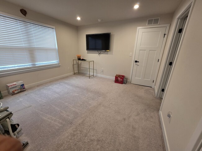 Guest bed room - 9773 Oaklawn Blvd NW