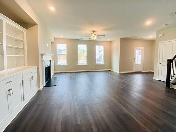 Building Photo - 4315 Magpie Dr