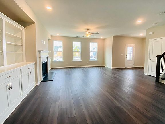 Building Photo - 4315 Magpie Dr