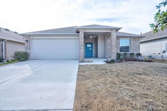 Building Photo - Charming 4/BR 2/BA One-Level Home with Spa...