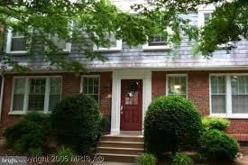 Building Photo - Colonial Village Key Blvd