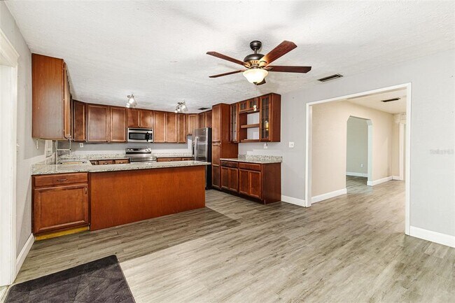 Building Photo - 5680 Durrance Rd