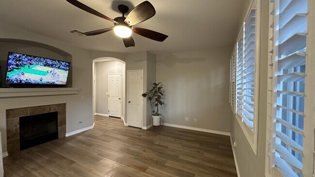 Building Photo - 4089 Peninsula Dr