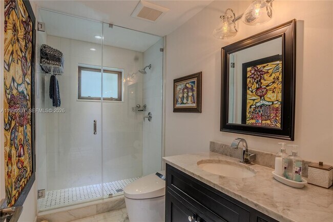 Building Photo - 231 Fluvia Ave