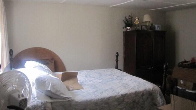 Building Photo - 1031 Main St