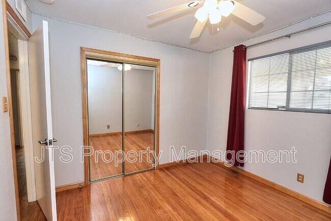 Building Photo - 2128 W La Loma Dr