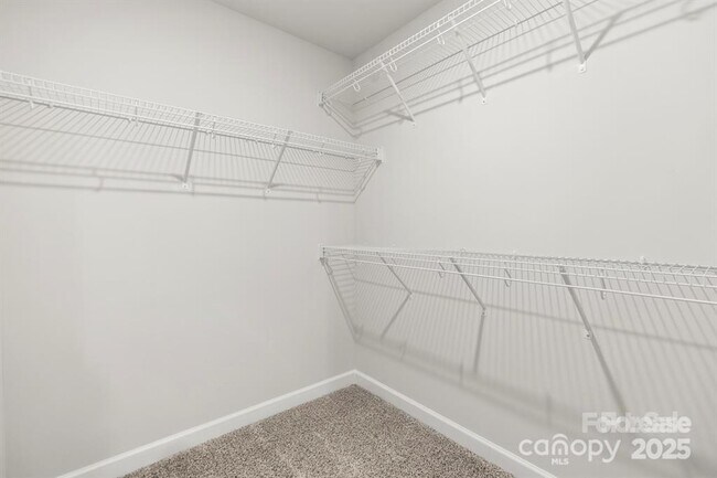 Building Photo - 2131 Belterra Dr