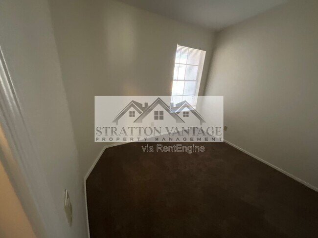 Building Photo - 8207 W Palmaire Ave