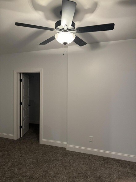 Building Photo - 753 Amanda Ct