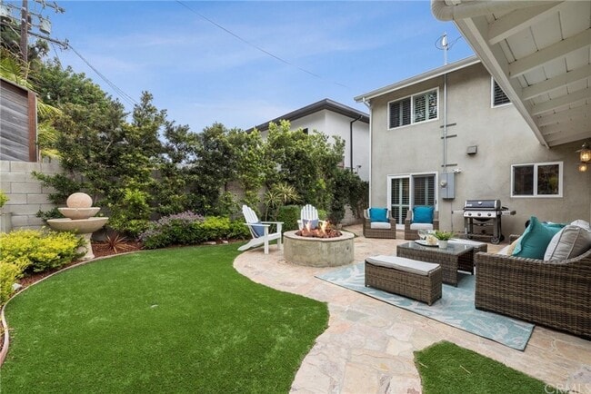 Building Photo - 730 N Paulina Ave