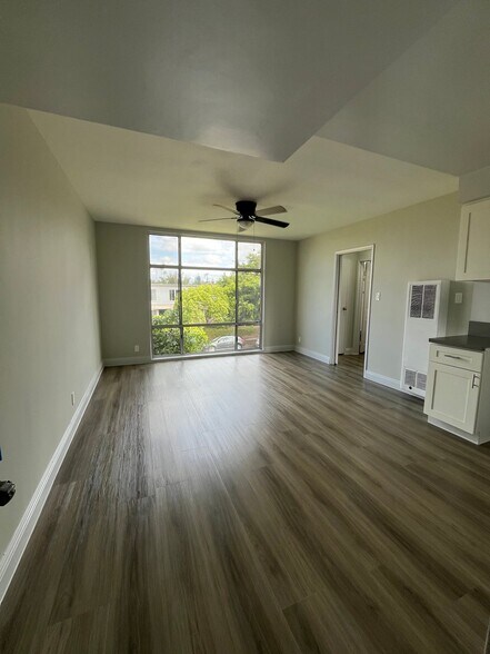 Building Photo - 3800 W 27th St