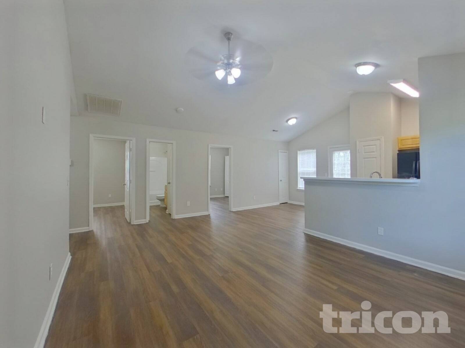 Building Photo - 842 Lakehill Rd