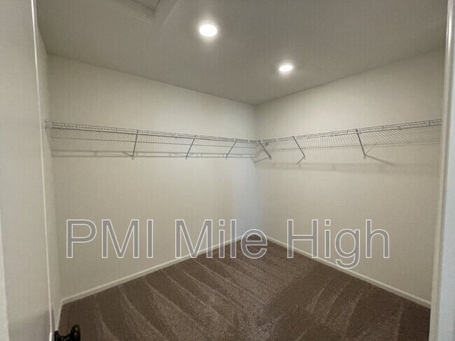 Building Photo - 21138 E 61st Dr