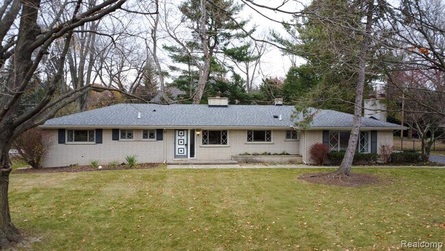 Building Photo - 851 Helston Rd