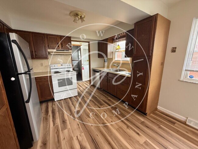 Building Photo - Charming 3-Bedroom Home on Curson Drive with fenced backyard.