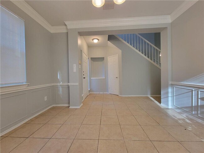 Building Photo - 1001 Acanthus St
