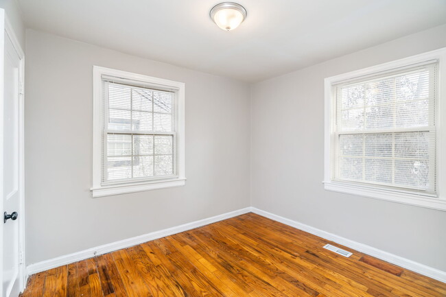 Building Photo - 2518 Larkwood Ln