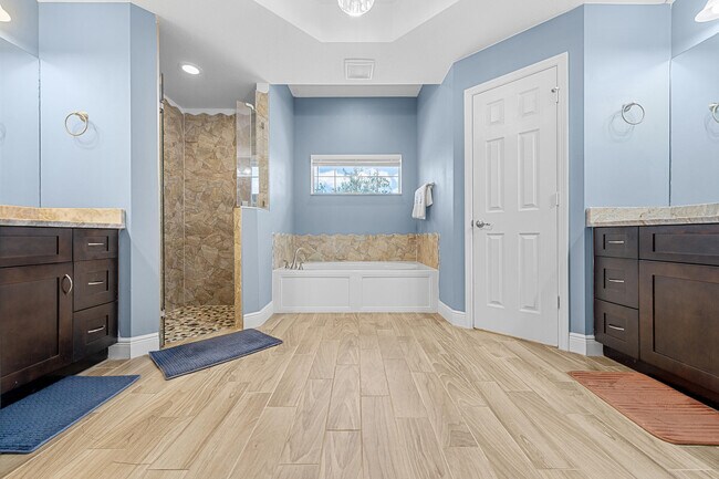 Building Photo - 1280 SW Kalevala Dr