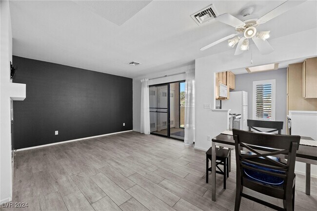 Building Photo - 4861 S Torrey Pines Dr