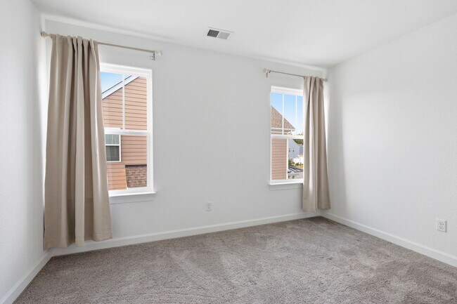 Building Photo - 208 Ryker Rd E