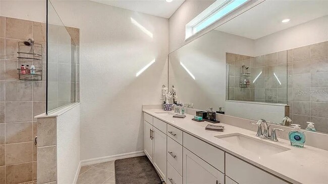 Building Photo - 10896 Pinot Dr