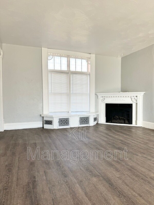 Building Photo - 1141 Earlwood Ave