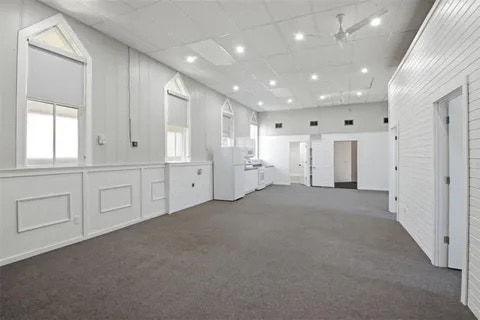 Building Photo - 104 E Barker St