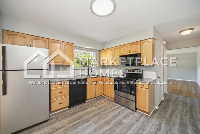 Building Photo - 1608 Tonopah Dr