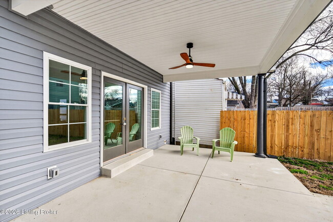 Building Photo - 914 Ash St