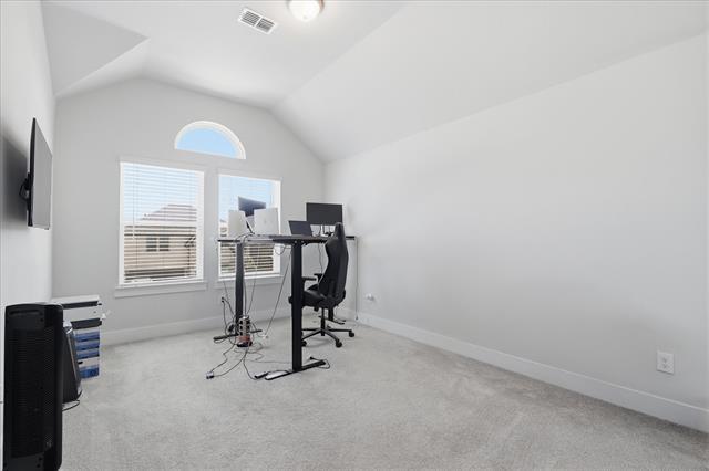 Building Photo - 1824 Valencia Dr
