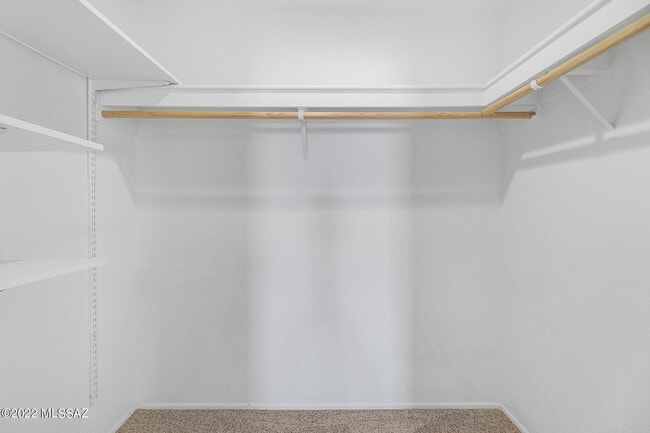 Building Photo - 5051 N Sabino Canyon Rd