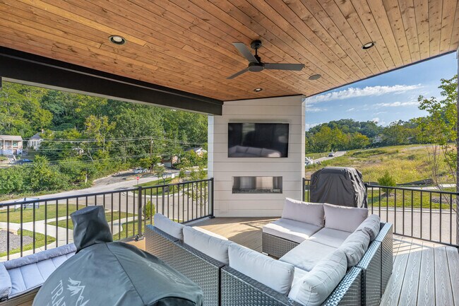 Building Photo - 856 BELLE Rdg Lp