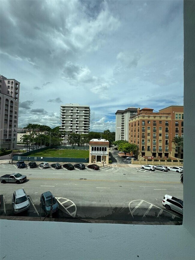 Building Photo - 700 Biltmore Way